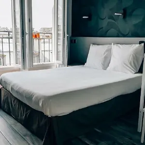 Hotel Luxia, Paříž
