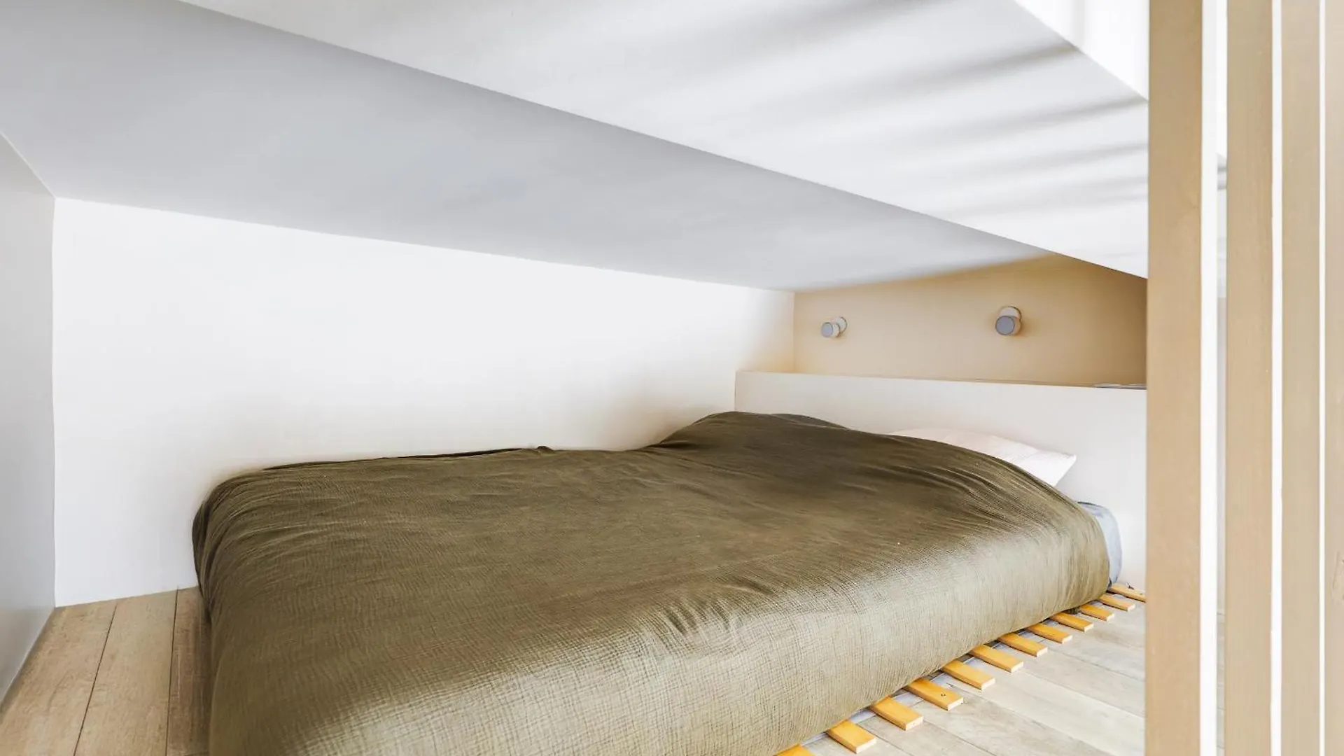 Coco Meulin Rouge Apartment Paris