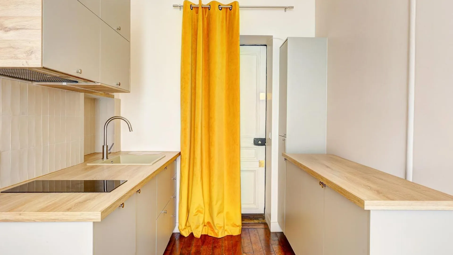Coco Meulin Rouge Apartment Paris